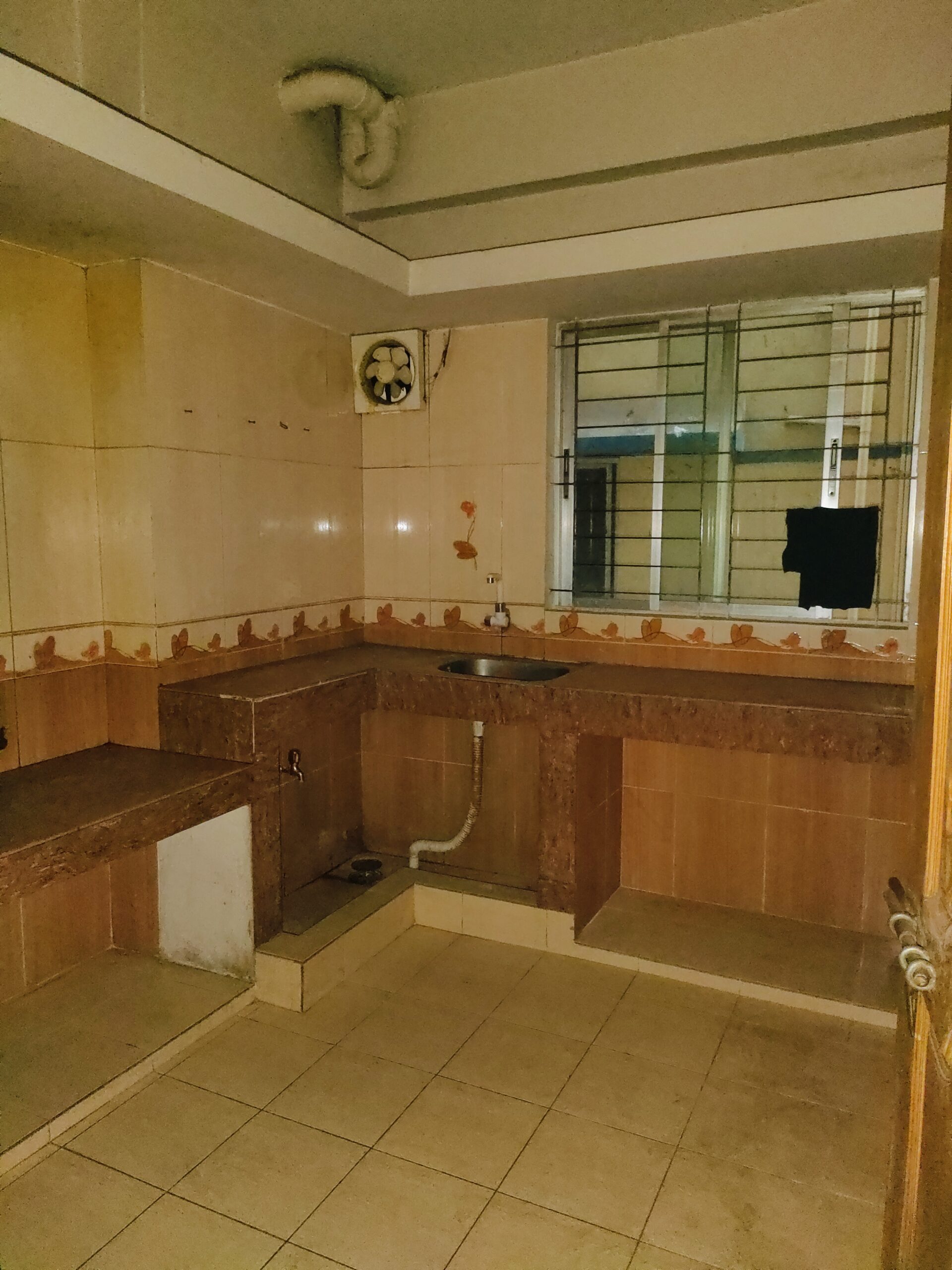 Used Apartment for Sale in Uttara, Sector 13 – Spacious 3 Bedroom Flat