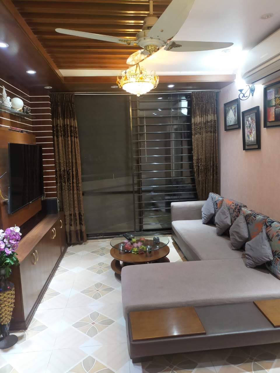 Flat in Block F Bashundhara for Sale – Spacious 1890 Sqft Used Apartment in Dhaka