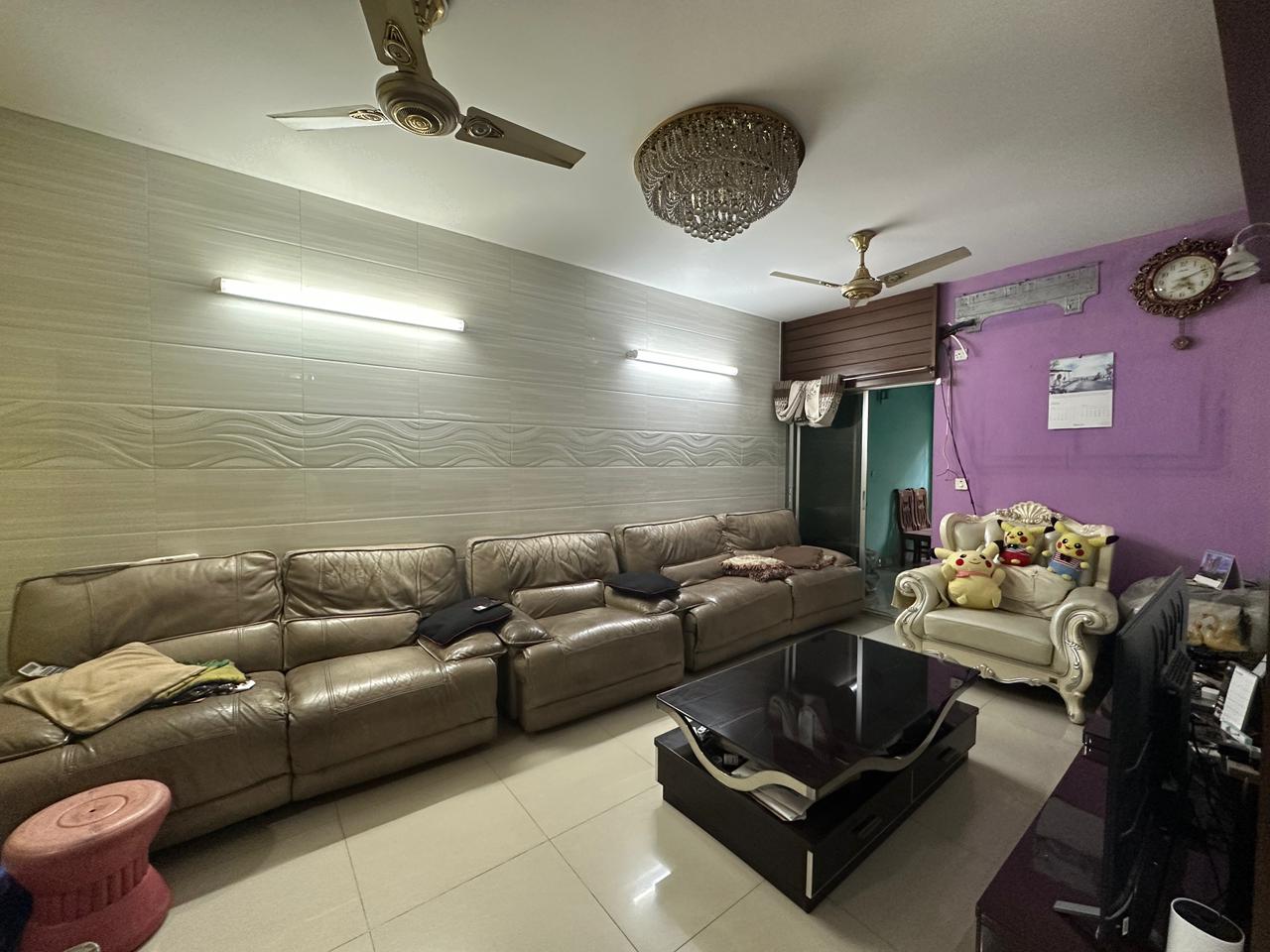 Buy Flat in Dhanmondi 8/A | Spacious 2050 Sqft Used 3-Bedroom Apartment for Sale