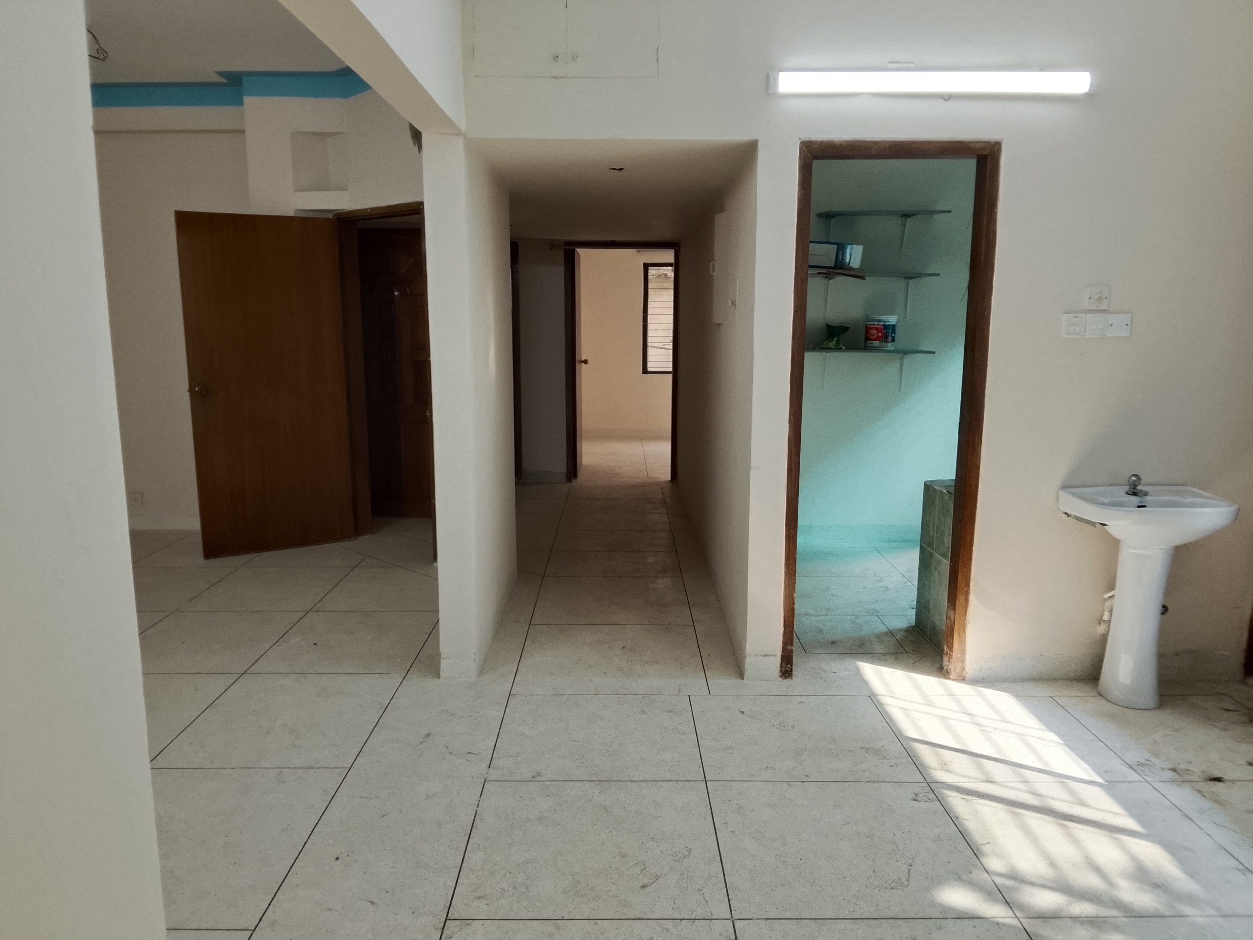 Buy Apartment in Dhanmondi 4A | Spacious 3-Bedroom Used Apartment for Sale in Prime Dhaka