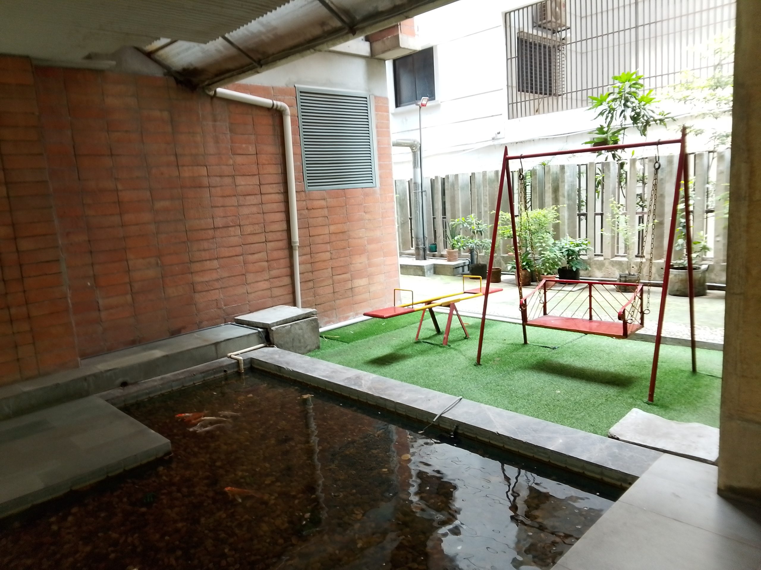 Flat for Sale in Dhanmondi | Spacious 3-Bedroom Used Apartment on Dhanmondi Road 5